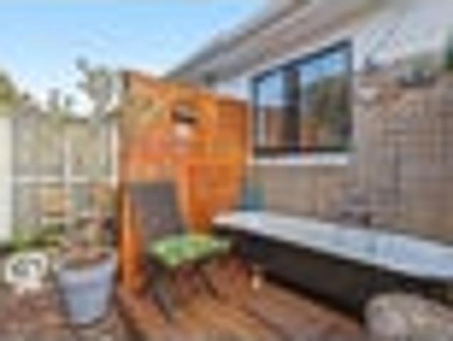 House for sale in Chaslands, Canterbury