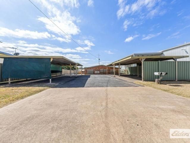Flat for sale in Emerald