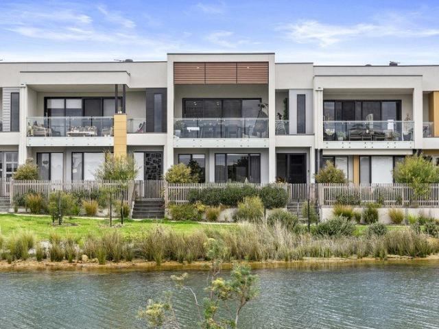 Townhouse for rent in Tyagarah, Victoria