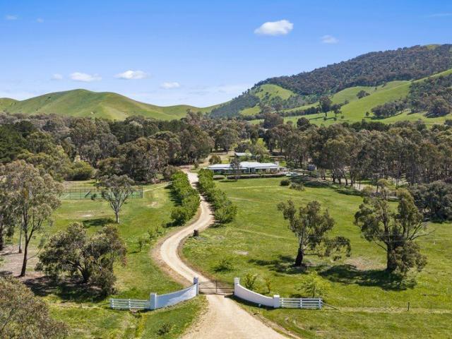 Cottage for sale in Mansfield, Shire of Mansfield