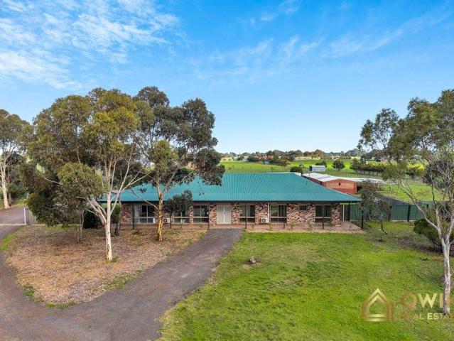 Cottage for sale in Camerons Creek, Victoria