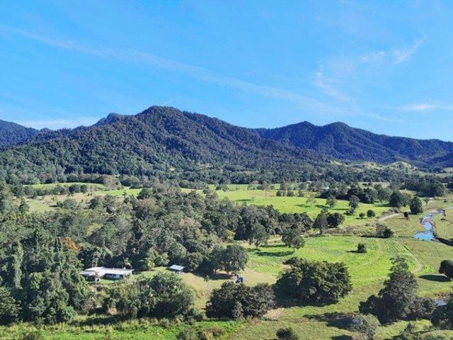 Cottage for sale in Mount Charlton, Queensland