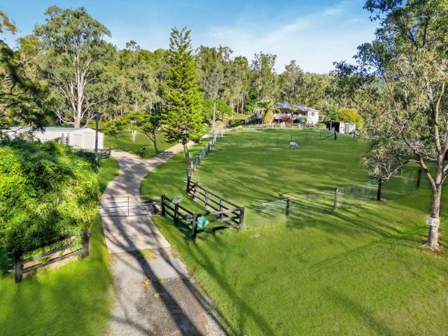 Cottage for sale in Canungra, Queensland