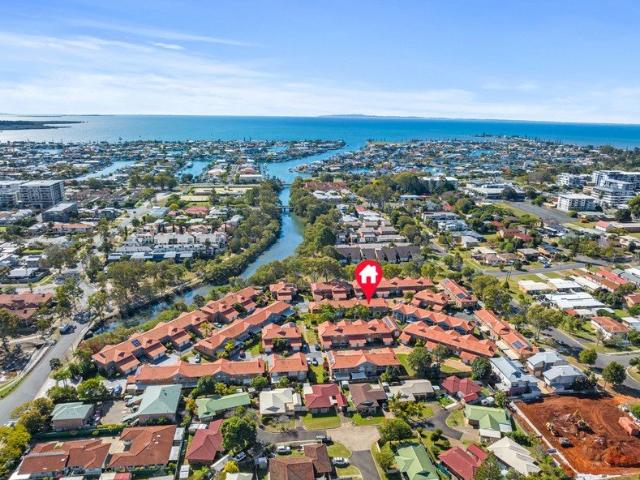 Townhouse for sale in Toombul, Queensland