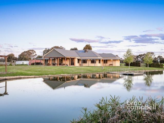 Cottage for sale in Tatura East, Victoria