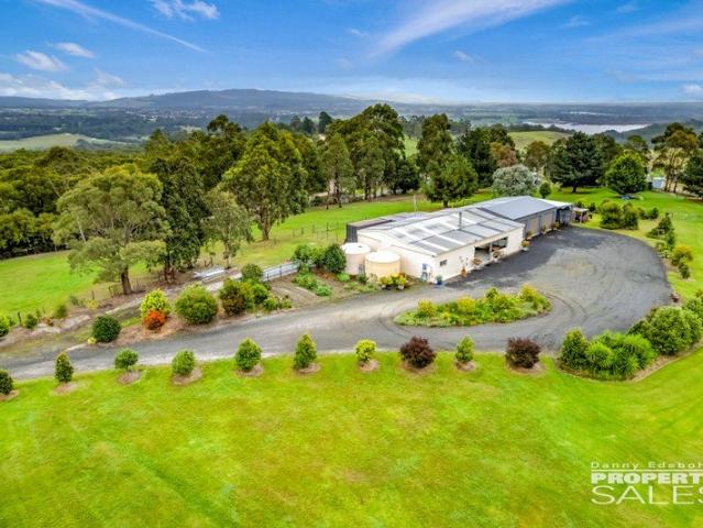 Cottage for sale in Yallourn North, Victoria