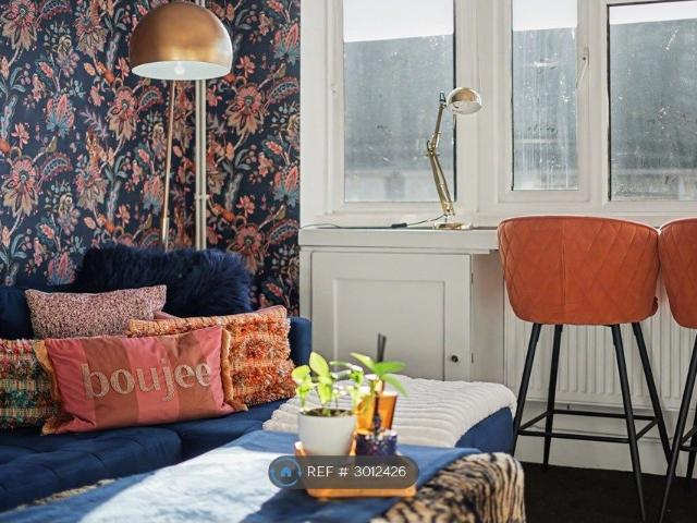 Apartment for rent in Coldharbour, Greater London
