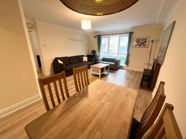 Apartment to rent in Bluebell, North Tipperary