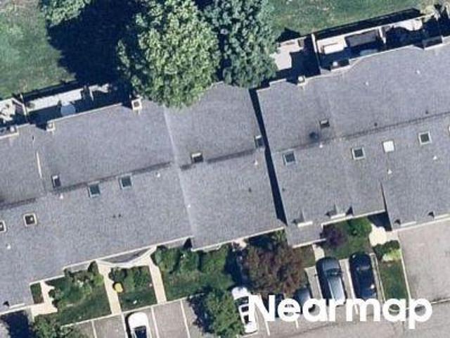 Condo for sale in Hidden Ridge, Syosset