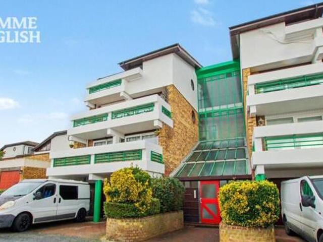 House for sale in Queens Park, Billericay