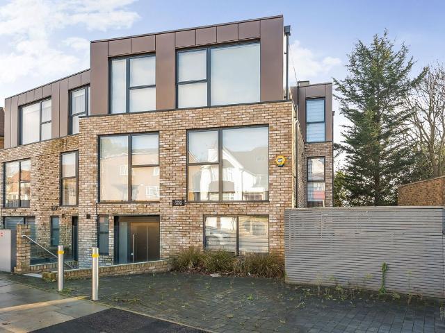 House for rent in Golders Green, Greater London