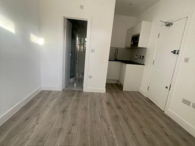 Studio for rent in Golders Green, Greater London