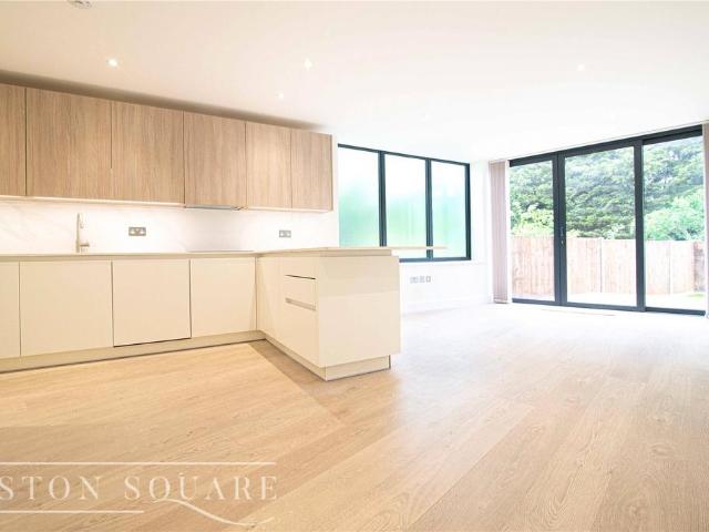 House for rent in Golders Green, Greater London