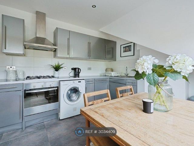 Apartment for rent in London Borough of Ealing, Greater London