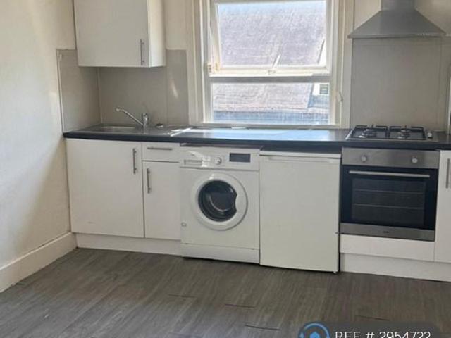 House for rent in London Borough of Ealing, Greater London