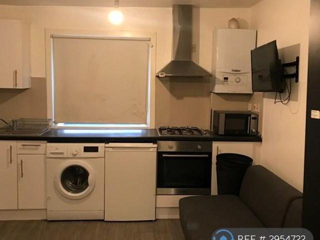 House for rent in London Borough of Ealing, Greater London