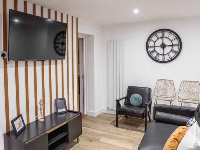 Room for rent in Sleepers' Hill, Hampshire