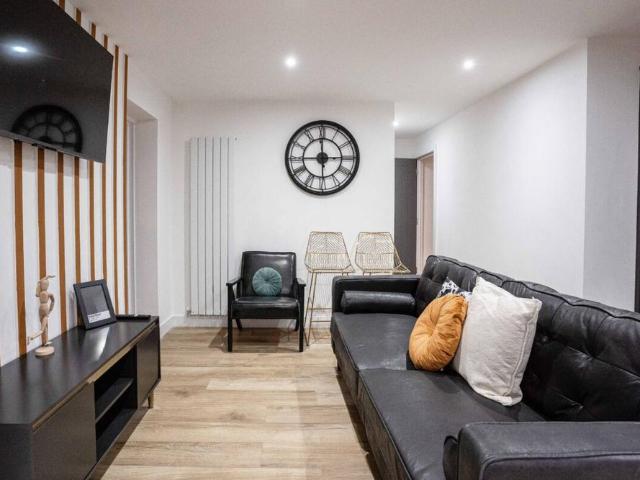 Room for rent in Sleepers' Hill, Hampshire