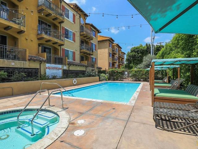 Apartment for rent in Canoga Park, California