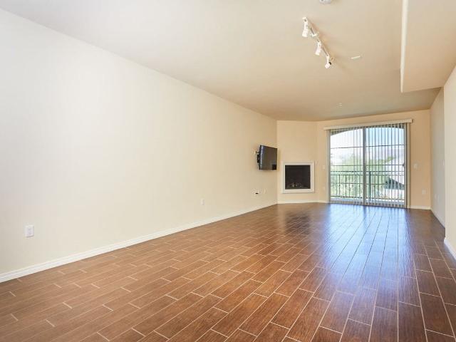 Apartment for rent in Canoga Park, California