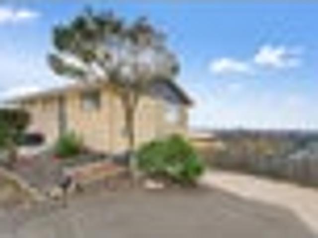 House for sale in Chaslands, Canterbury