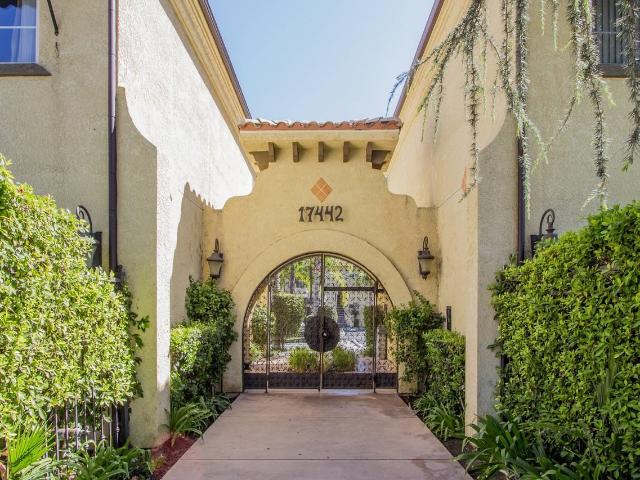 Apartment for rent in Van Nuys Neighborhood Council District, Canoga Park