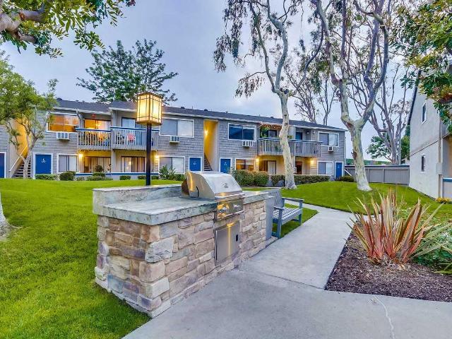 Apartment for rent in Costa Mesa, California