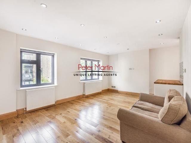 Apartment for rent in North End, Greater London