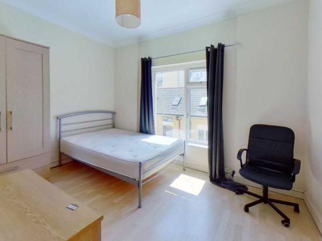 Apartment for rent in Plasnewydd, Falcon Lodge