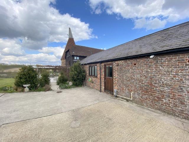 Studio for rent in Penshurst, The Butts