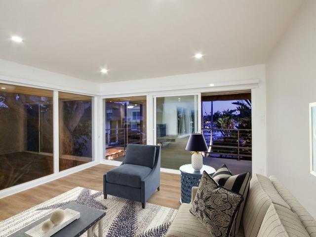 Apartment for rent in Corona Del Mar, California