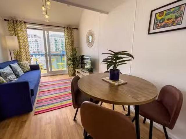 Apartment for rent in Roedean