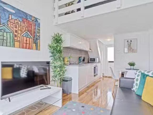 Apartment for rent in Roedean