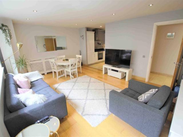 Apartment to rent in Bluebell, North Tipperary