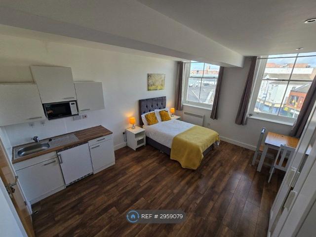 Studio for rent in Hanley, Stoke-on-Trent