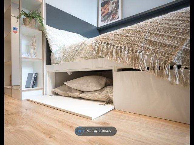 Studio for rent in Falcon Lodge, Wales