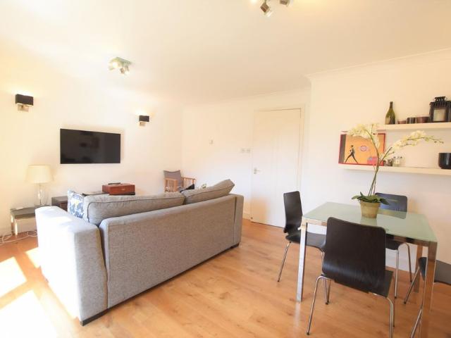 Apartment for rent in Kensal Town, Bayswater