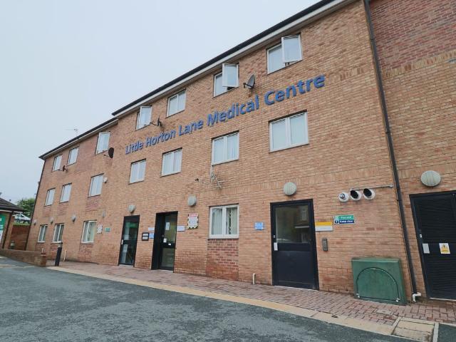 Studio for rent in Great Horton, West Yorkshire