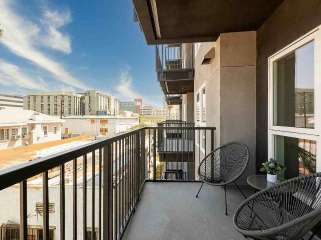 Apartment for rent in Canoga Park, California