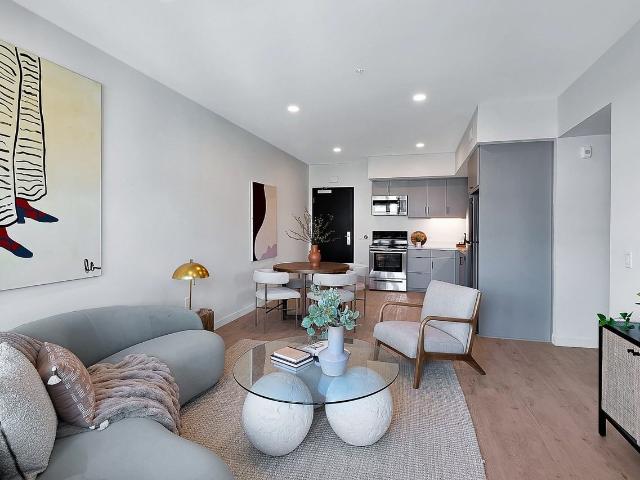 Apartment for rent in Canoga Park, California