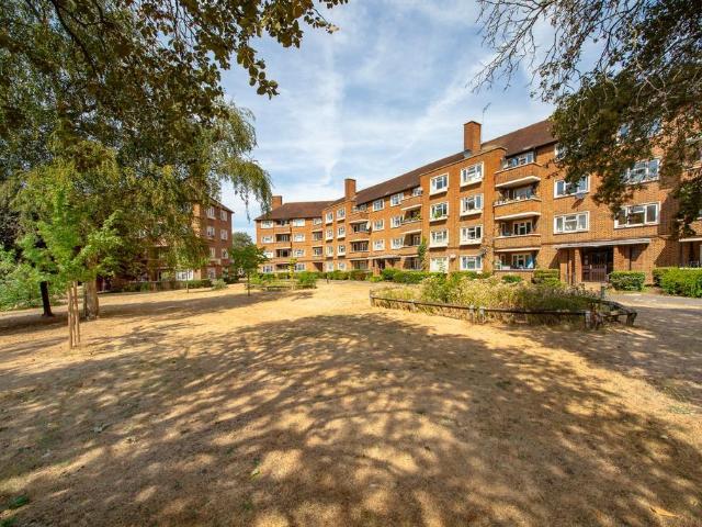 Apartment for rent in East Sheen, Greater London