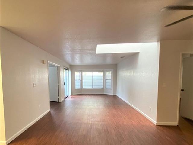 Townhouse for rent in Oakdale