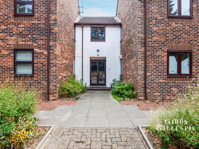 Apartment for rent in The Cedars Estate, Batchworth