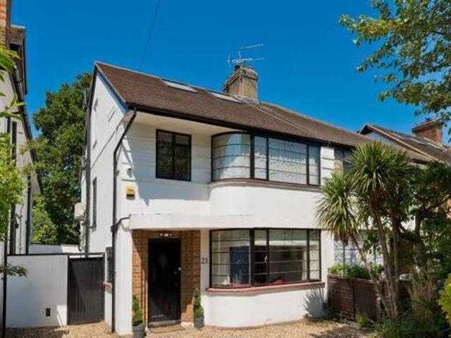 House for sale in Lower Green Esher, Blackhills