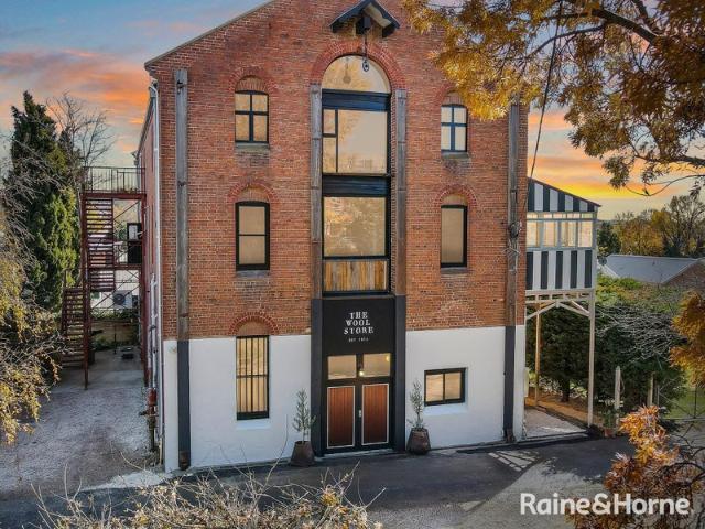 Townhouse for sale in Bathurst, New South Wales