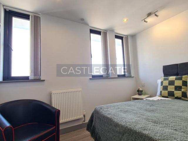 Apartment for rent in Springwood, Kirklees