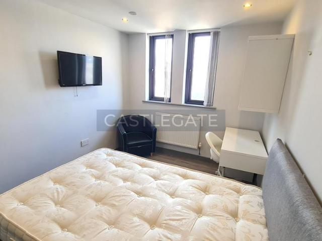 Apartment for rent in Springwood, Kirklees