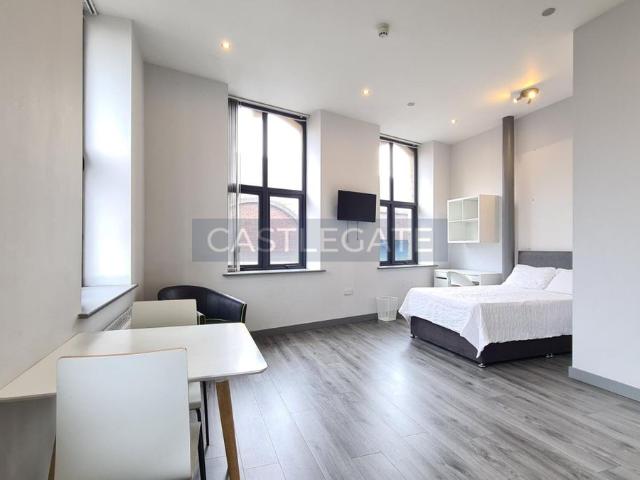 Studio for rent in Highfields, Huddersfield