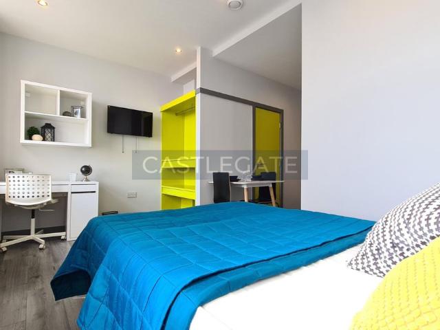 Studio for rent in Highfields, Huddersfield