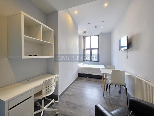 Apartment for rent in Springwood, Kirklees
